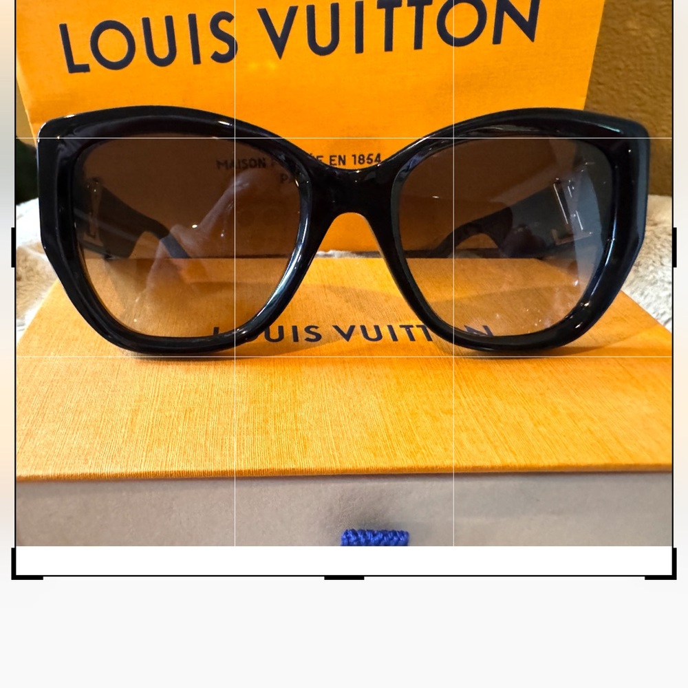 AUTHENTIC Louis Vuitton Icon Cat Eye Sunglasses - Picture 3 of 12
